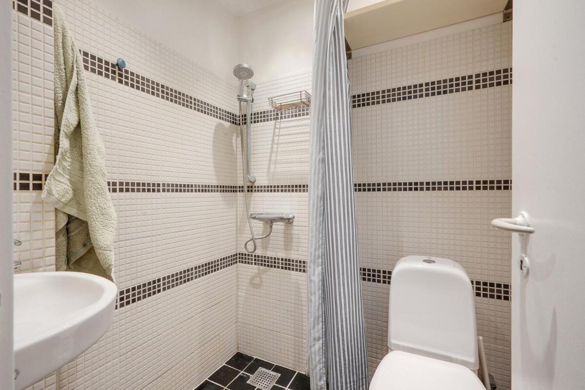 Apartment Bright Near Airport And